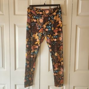 Lularoe "Fall colors" Leggings. One Size. Tall and Curvy.